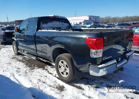 2010 Toyota Tundra Grade 5.7L V8 z USA, uszkodzony, nr VIN 5TFCY5F12AX010492